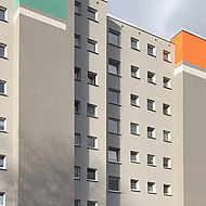 Das Wohnhaus mit betonsanierten Balkonen